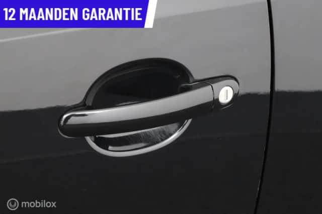 Volkswagen Up! (2011) thumbnail 3