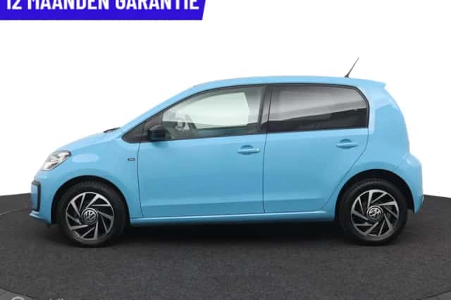 Volkswagen Up! (2018) thumbnail 2