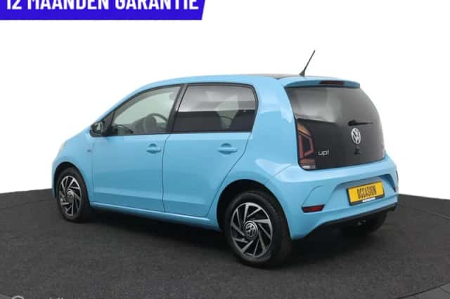 Volkswagen Up! (2018) thumbnail 4