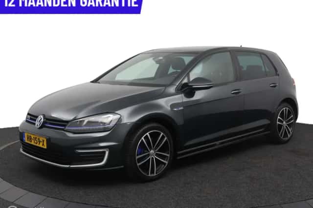 Volkswagen Golf (2015) thumbnail 1