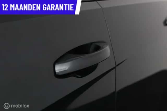 Volkswagen Golf (2015) thumbnail 4