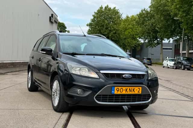 Ford Focus (2010) thumbnail 3