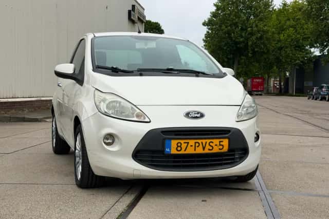 Ford Ka (2011) thumbnail 2