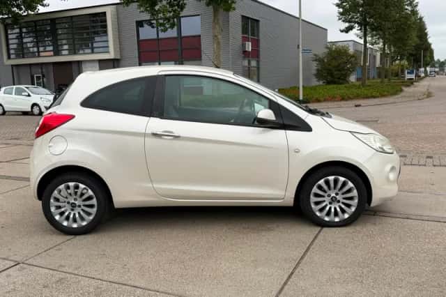 Ford Ka (2011) thumbnail 4