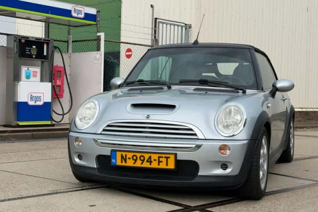 MINI Cabrio (2005) thumbnail 2