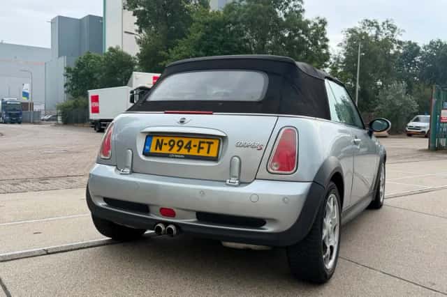 MINI Cabrio (2005) thumbnail 5