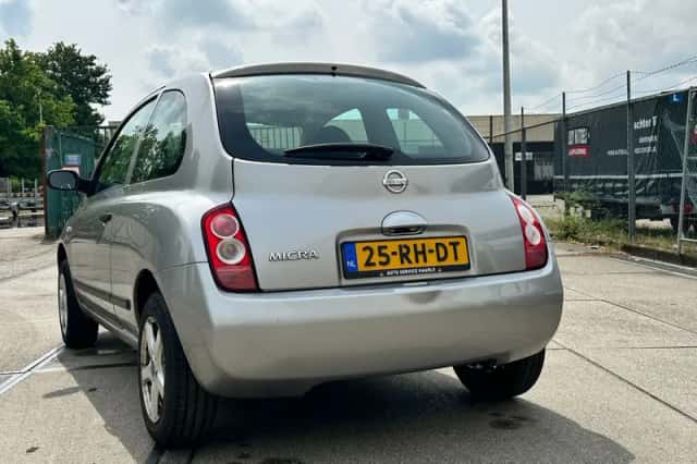 Nissan Micra (2005) thumbnail 4