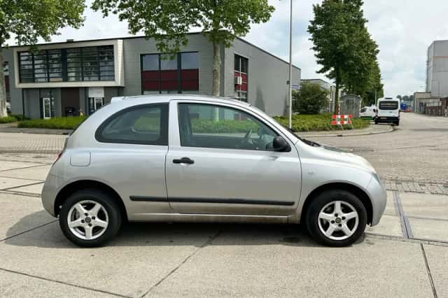 Nissan Micra (2005) thumbnail 6
