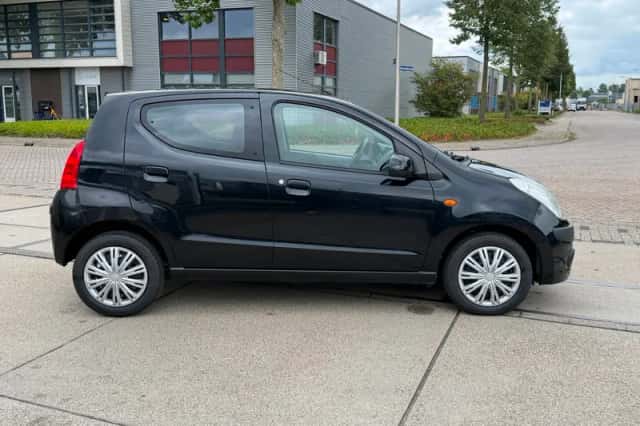 Nissan Pixo (2009) thumbnail 4