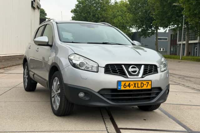 Nissan Qashqai (2012) thumbnail 3