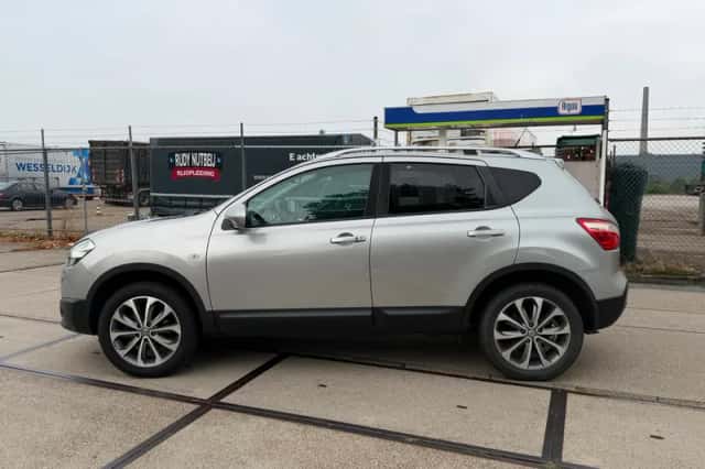 Nissan Qashqai (2012) thumbnail 5