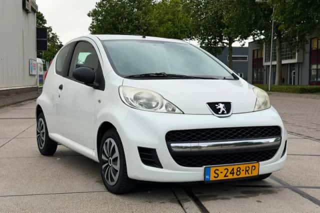 Peugeot 107 (2012) thumbnail 1