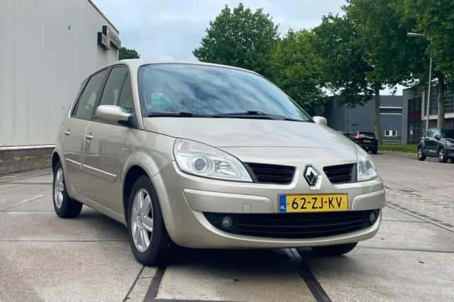 Renault Scénic (2008) thumbnail 2