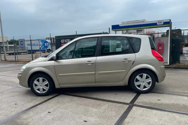 Renault Scénic (2008) thumbnail 5