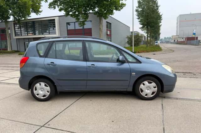 Toyota Corolla (2003) thumbnail 4