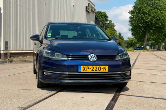 Volkswagen Golf (2017) thumbnail 2