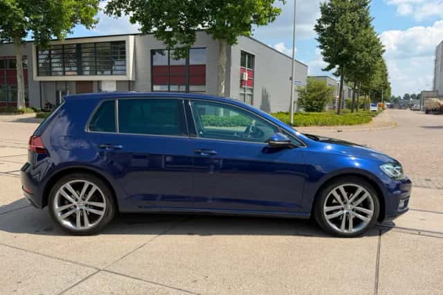 Volkswagen Golf (2017) thumbnail 3