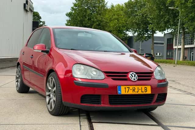 Volkswagen Golf (2005) thumbnail 2