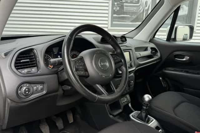 Jeep Renegade (2019) thumbnail 5