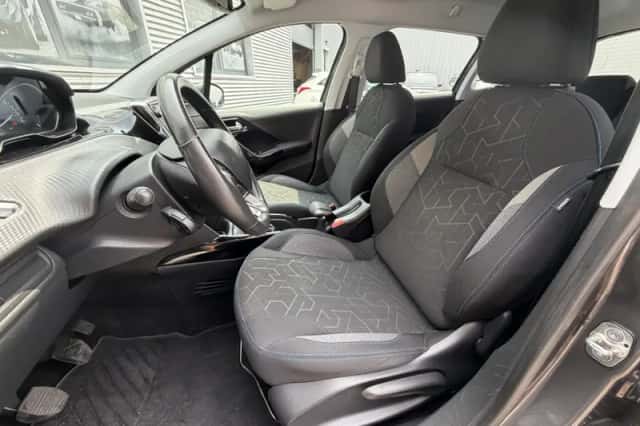 Peugeot 2008 (2019) thumbnail 6