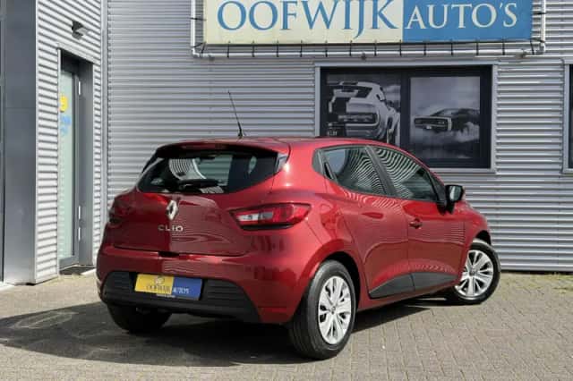 Renault Clio (2019) thumbnail 3
