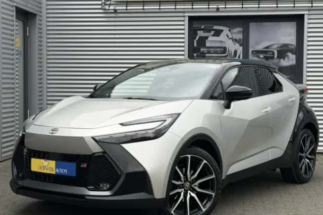 Toyota C-HR (2024) thumbnail 1