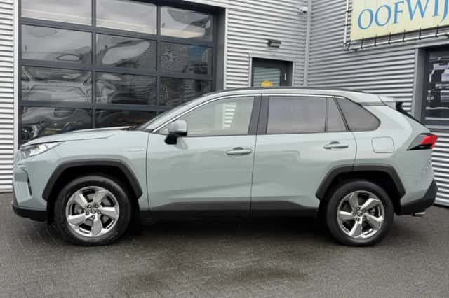 Toyota RAV4 (2022) thumbnail 4