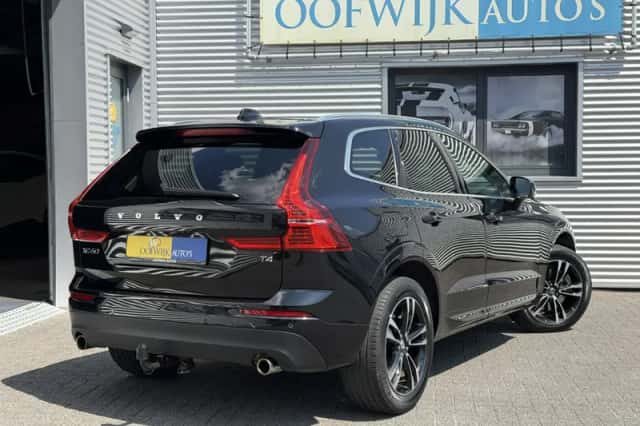 Volvo XC60 (2019) thumbnail 3
