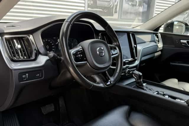 Volvo XC60 (2019) thumbnail 5