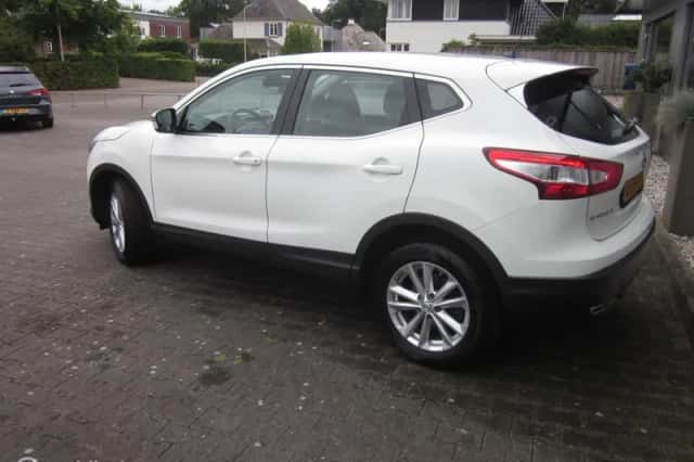 Nissan Qashqai (2016) thumbnail 2