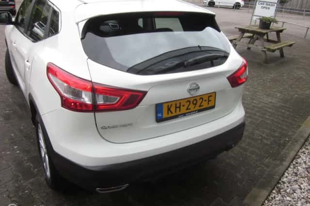 Nissan Qashqai (2016) thumbnail 5