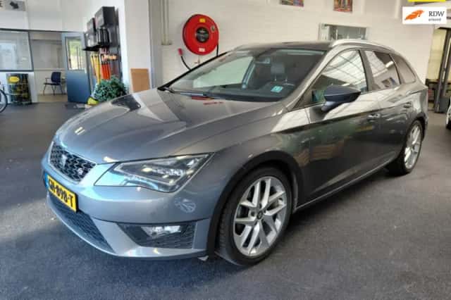 SEAT Leon (2015) thumbnail 1