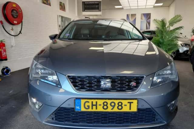 SEAT Leon (2015) thumbnail 4