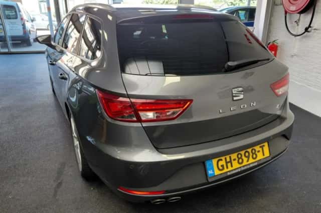 SEAT Leon (2015) thumbnail 6