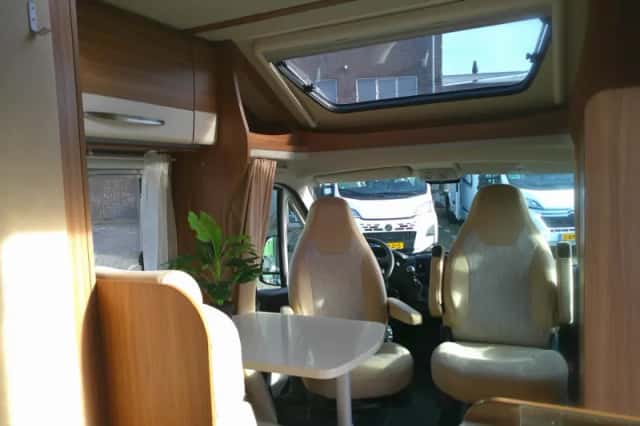 Carado fijne wendbare camper (2016) thumbnail 2