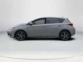 Toyota Auris (2018) thumbnail 2