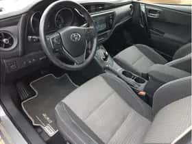 Toyota Auris (2018) thumbnail 13