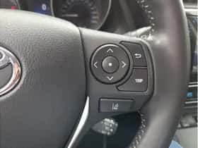 Toyota Auris (2018) thumbnail 16