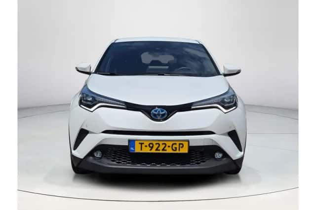 Toyota C-HR (2018) thumbnail 6