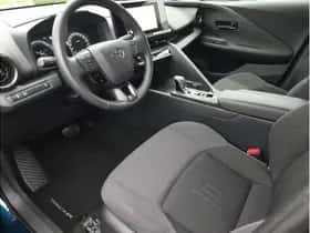 Toyota C-HR (2025) thumbnail 15