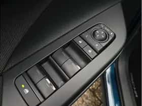 Toyota C-HR (2025) thumbnail 26