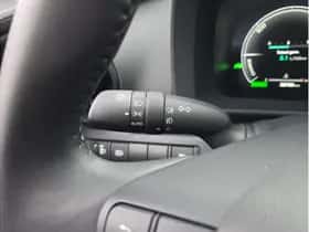 Toyota C-HR (2025) thumbnail 27