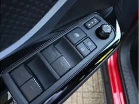 Toyota C-HR (2021) thumbnail 34