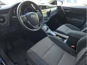 Toyota Auris (2016) thumbnail 15