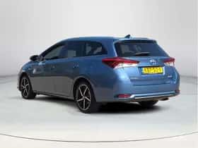 Toyota Auris (2016) thumbnail 3