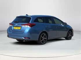 Toyota Auris (2016) thumbnail 5