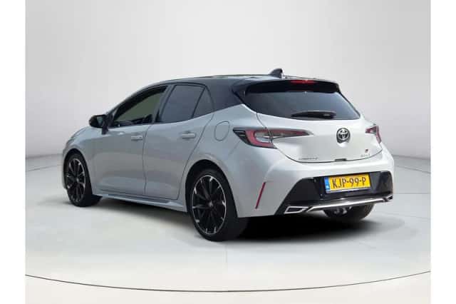 Toyota Corolla (2022) thumbnail 3