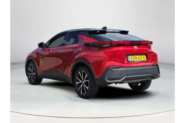 Toyota C-HR (2024) thumbnail 3