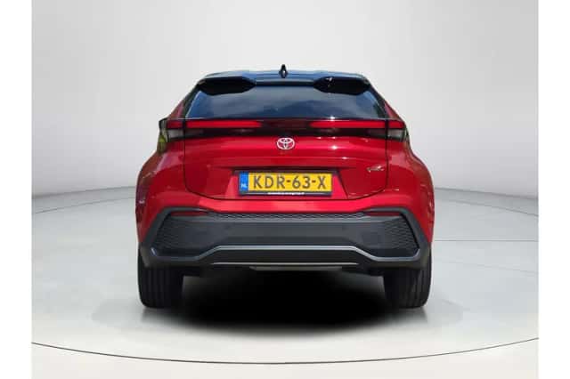 Toyota C-HR (2024) thumbnail 4