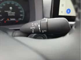 Toyota C-HR (2024) thumbnail 33